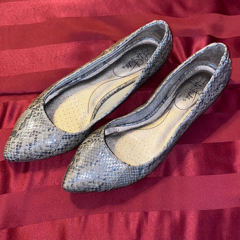 Nude Flats